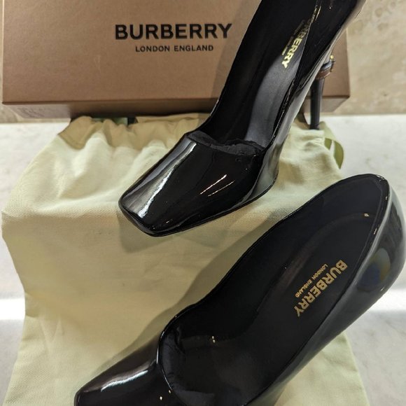 Burberry Pump - Picture 3 of 10